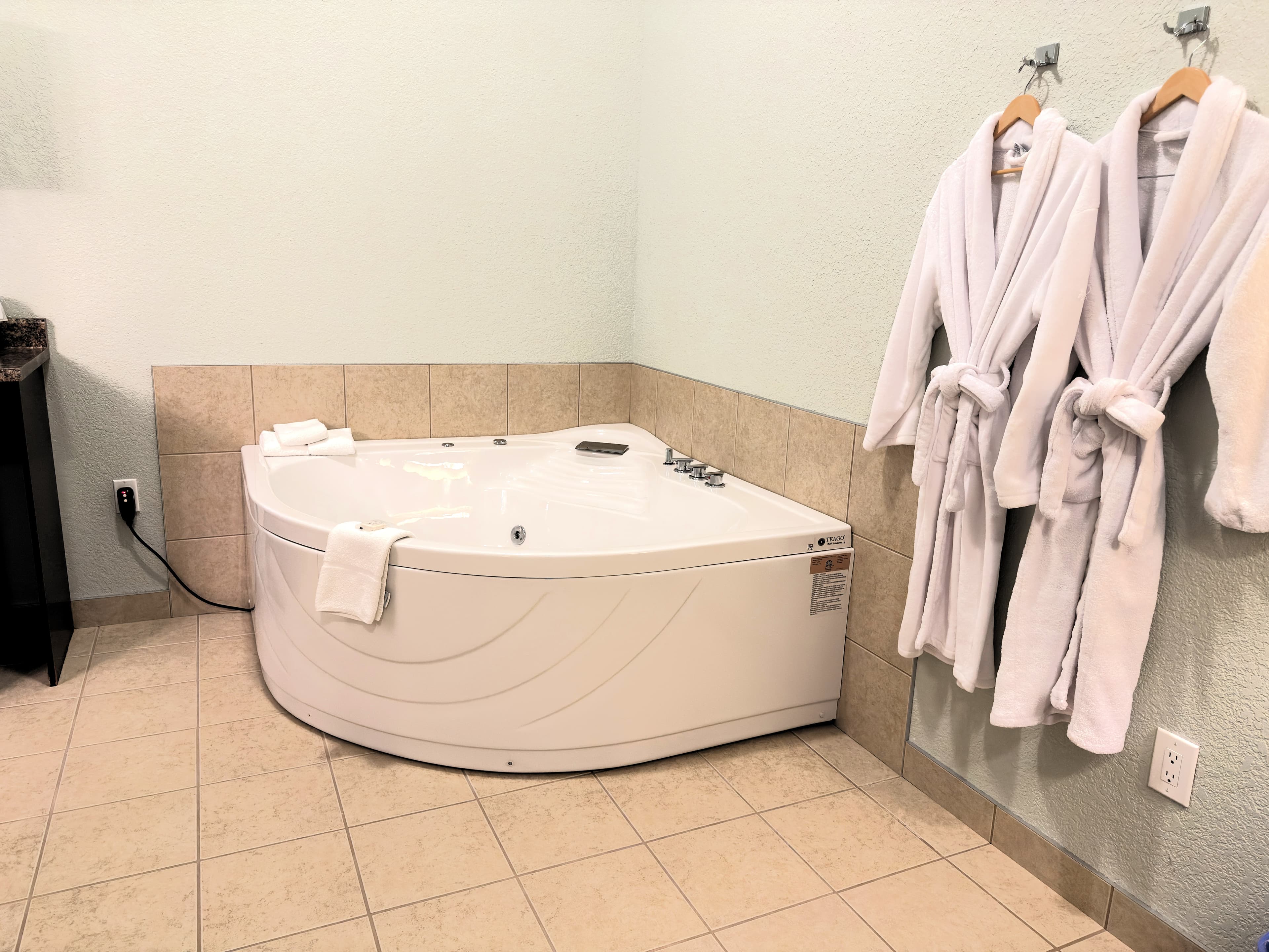 Jacuzzi King Room